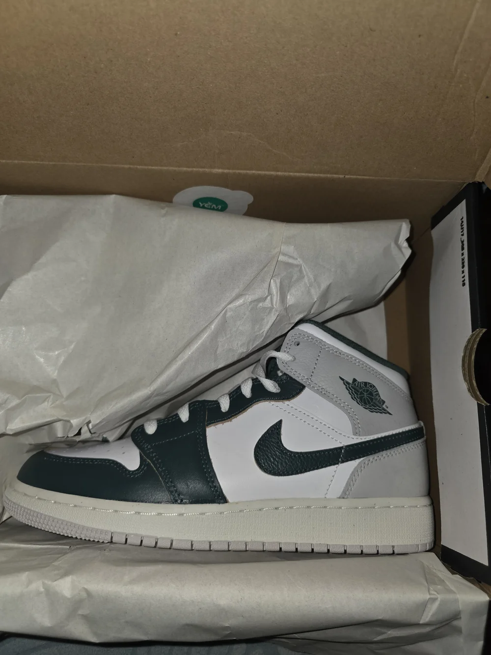 Jordan Air Jordan 1 Mid SE (GS) Unisex Kids US 7Y White/Green Leather FQ8088-103